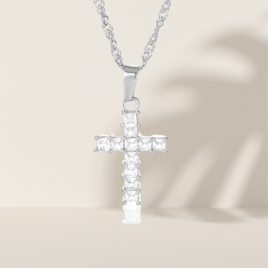 Collier croix chrétienne