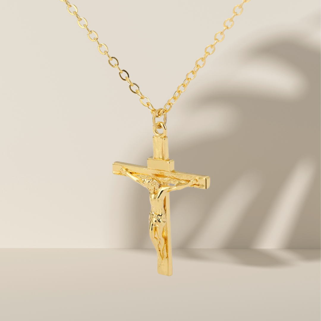 Collier croix chrétienne